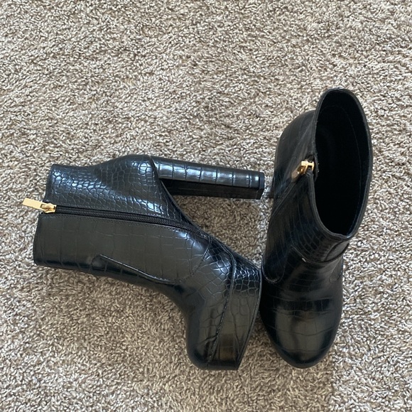 Alligator print black heels boots in great condition - Picture 2 of 5